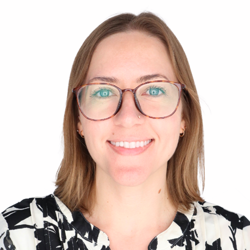 Headshot of Cat Hernandez.